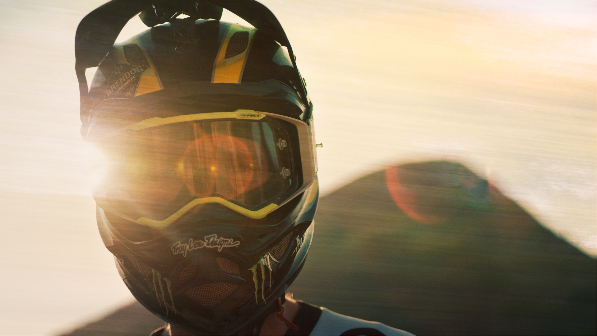 DEITY Components : Driven - Aspect Media